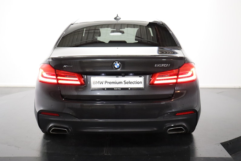 Vehicle image BMW 5 SERIES