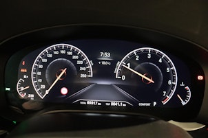 Vehicle image BMW 530i xDrive SAG