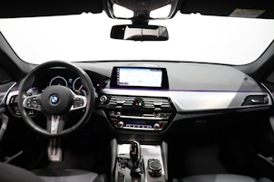Vehicle image BMW 530i xDrive SAG