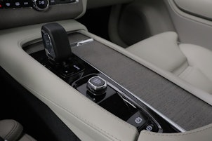 Vehicle image VOLVO XC90 2.0 B5 MH Ultimate Bright 7P. AWD