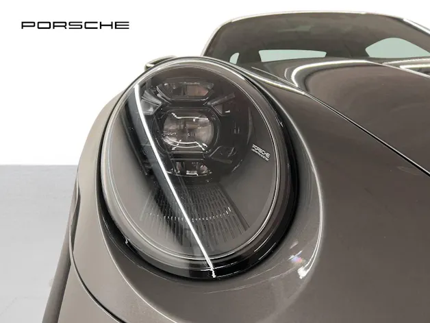 Porsche 911 Carrera 4 GTS