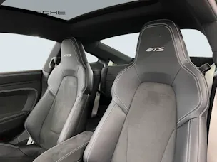 Porsche 911 Carrera 4 GTS