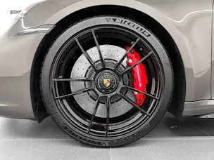 Porsche 911 Carrera 4 GTS