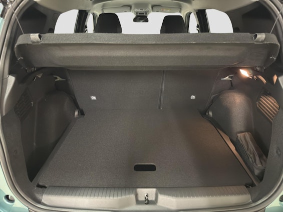 Vehicle image 14 Vehicle image 14