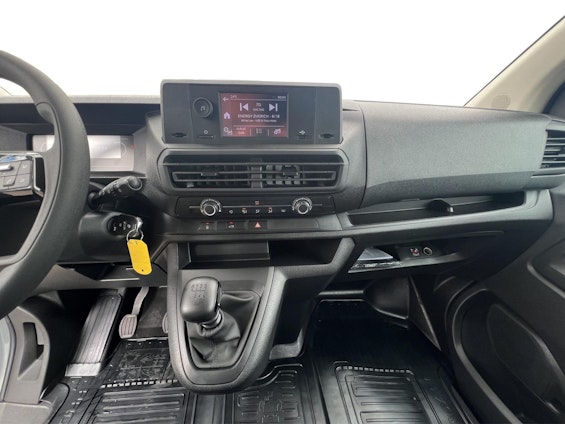 Vehicle image 6 Vehicle image 6