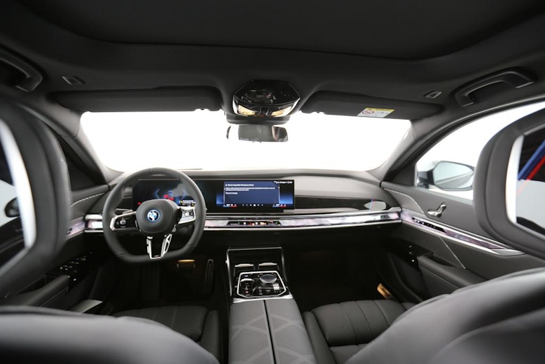 Vehicle image BMW i7