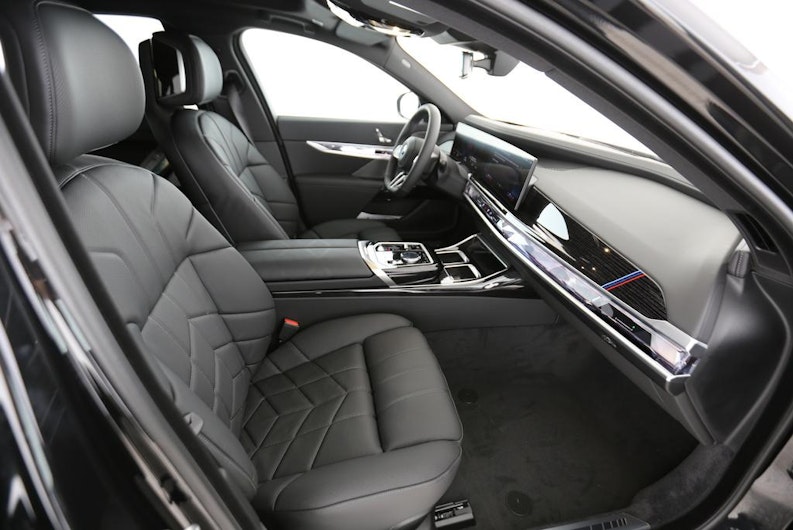 Vehicle image BMW i7