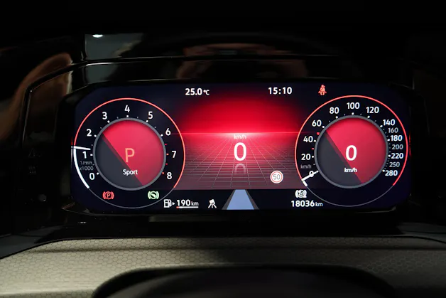 VW Golf VIII 2.0 TSI GTI DSG