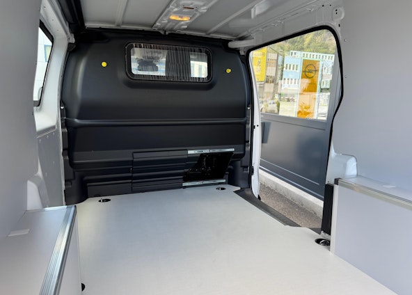 Vehicle image 6 Vehicle image 6