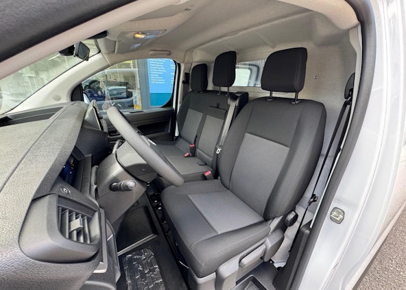 Vehicle image 8 Vehicle image 8