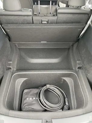Tesla Model Y Basis