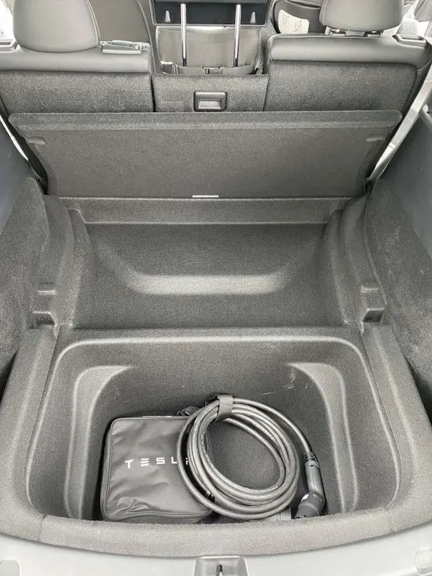 Tesla Model Y Basis