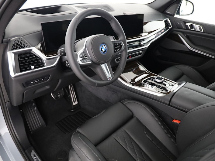 Vehicle image BMW X5