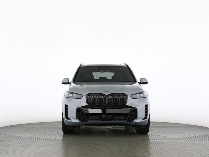 Vehicle image BMW X5