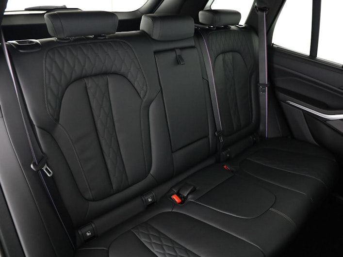 Vehicle image BMW X5