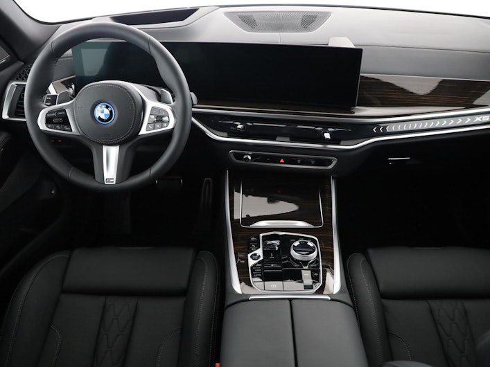 Vehicle image BMW X5