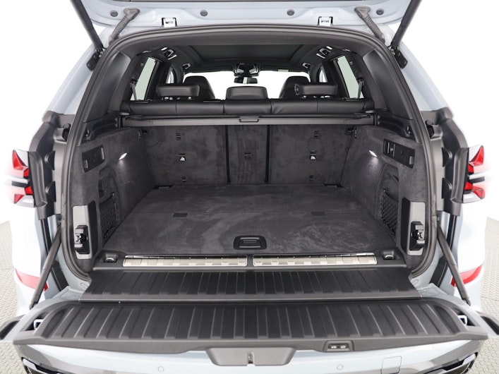 Vehicle image BMW X5