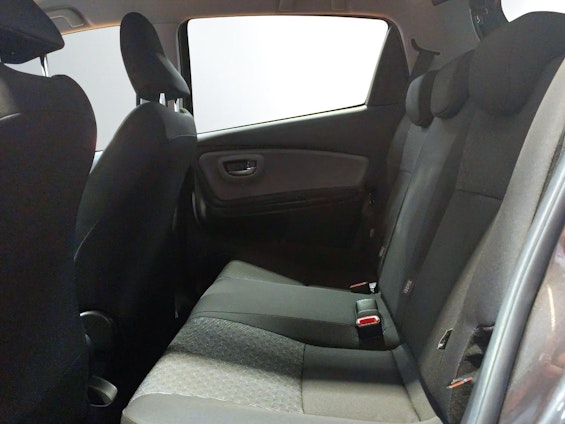 Vehicle image 15