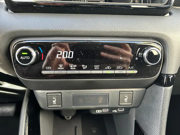 Toyota Yaris 1.5 VVT-i HSD Trend