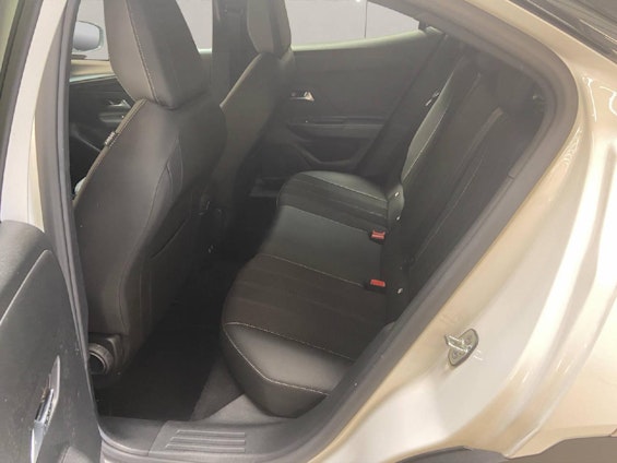 Vehicle image 9 Vehicle image 9