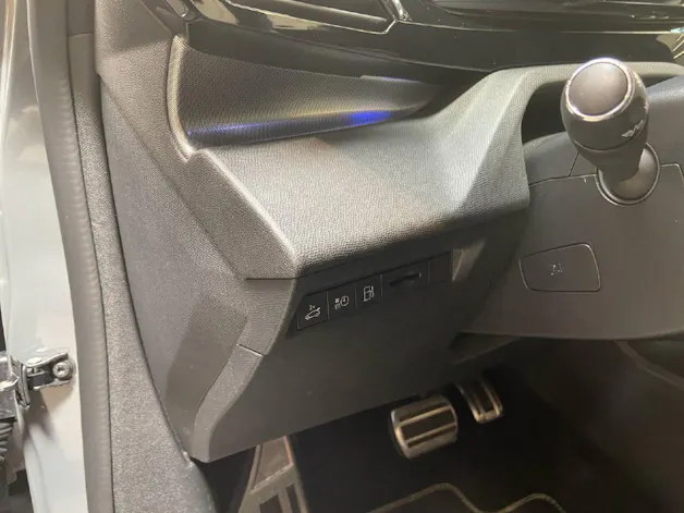 Peugeot 408 1.6 PHEV 180 GT
