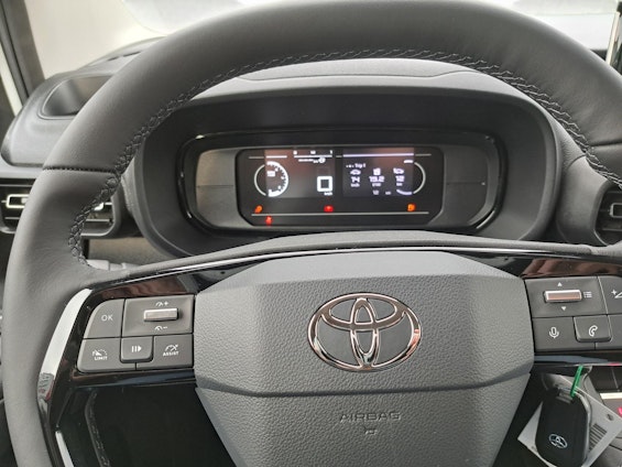 Vehicle image 10 Vehicle image 10