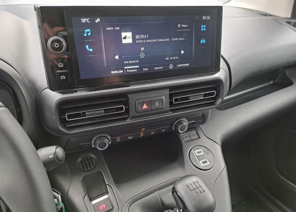 Vehicle image 10 Vehicle image 10