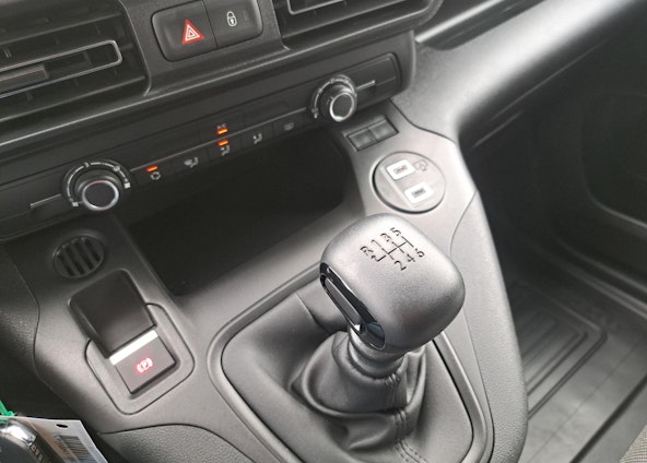 Vehicle image 11 Vehicle image 11