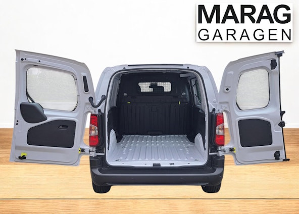 Vehicle image 4 Vehicle image 4