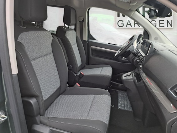 Vehicle image 11 Vehicle image 11