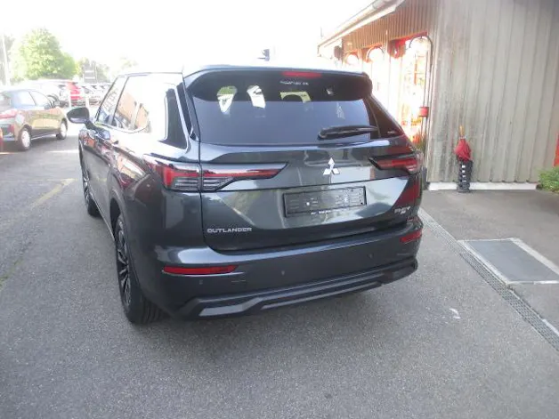 Mitsubishi Outlander 2.4 PHEV Invite 4x4