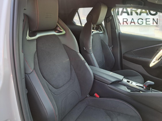 Vehicle image 14 Vehicle image 14