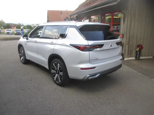 Mitsubishi Outlander 2.4 PHEV Instyle 4x4