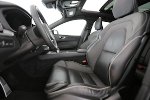 Vehicle image VOLVO XC60 2.0 T6 TE R-Design eAWD