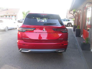 MITSUBISHI OUTLANDER 5