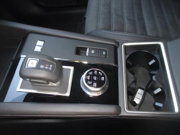 MITSUBISHI OUTLANDER 12