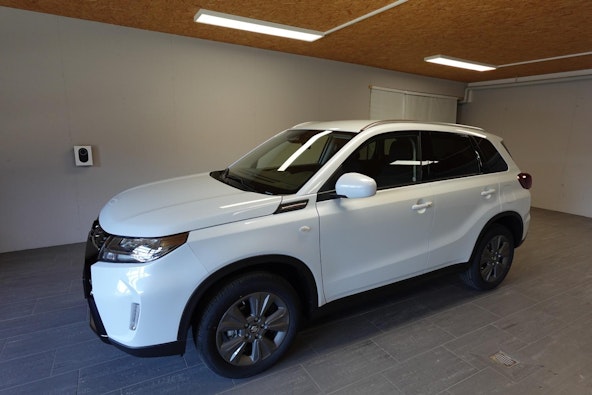 Vehicle image 14