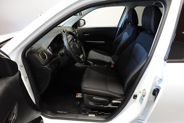 Vehicle image 16