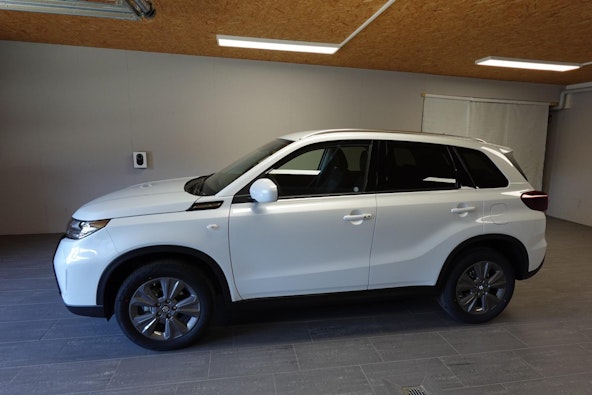 Vehicle image 13