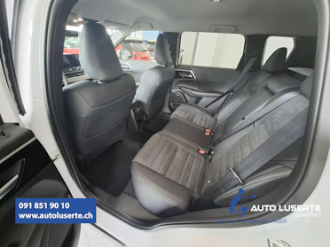 MITSUBISHI OUTLANDER 6