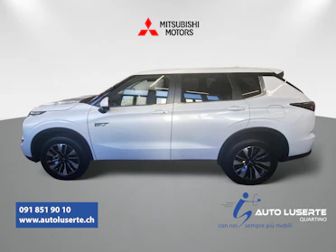 MITSUBISHI OUTLANDER 4
