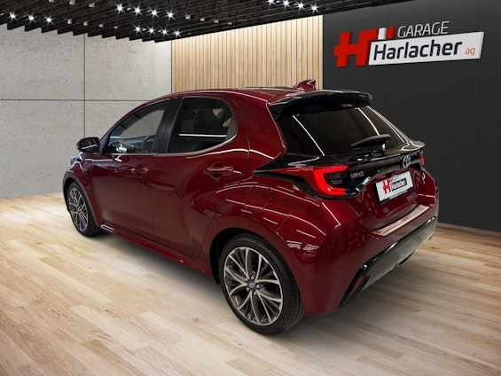 Vehicle image 6