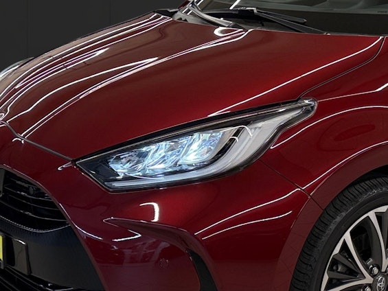 Vehicle image 8