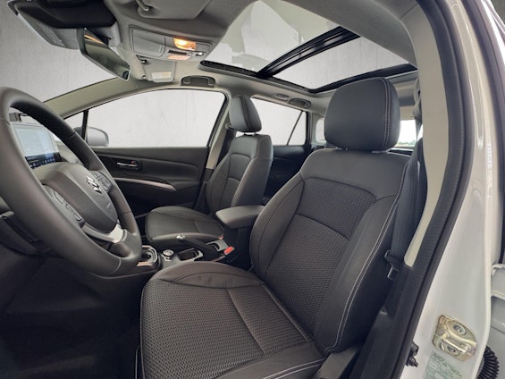 Vehicle image 12 Vehicle image 12