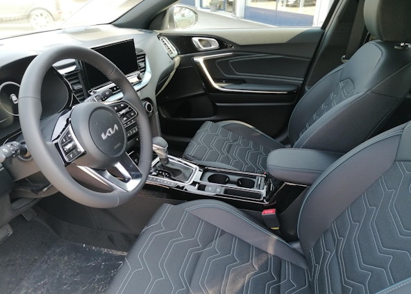 Vehicle image 6 Vehicle image 6