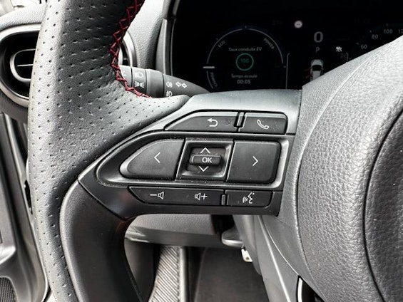 Vehicle image 21