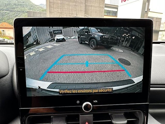 Vehicle image 18