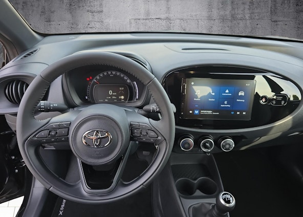 Vehicle image 4 Vehicle image 4