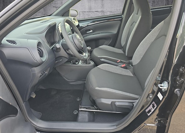 Vehicle image 3 Vehicle image 3