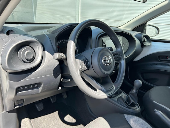 Vehicle image 7